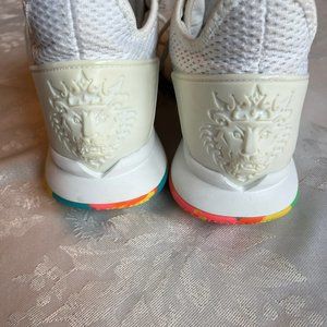 Nike LeBron's Witness IV Men's Basketball shoes